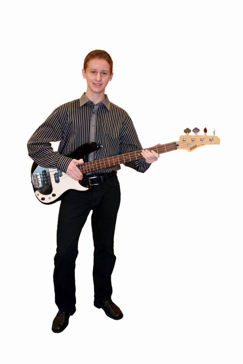 Alex Golub Bass + Gitarre ausgeschnitten 2 klein