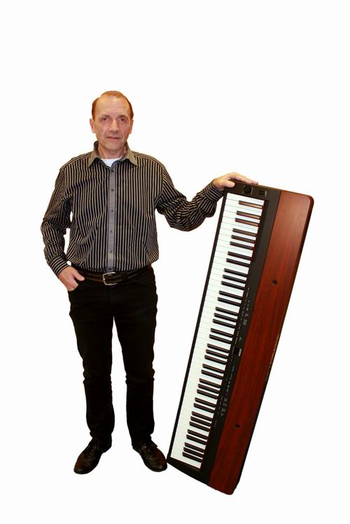 Klaus Saxer - Keyboard ausgeschnitten klein